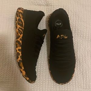 Black/ Cheetah APL Techloom Wave